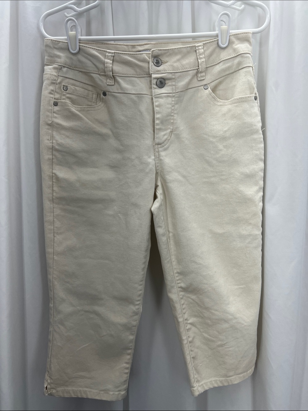 Women’s Size 6 Cream High-Rise Capri Jeans Casual Summer Cropped